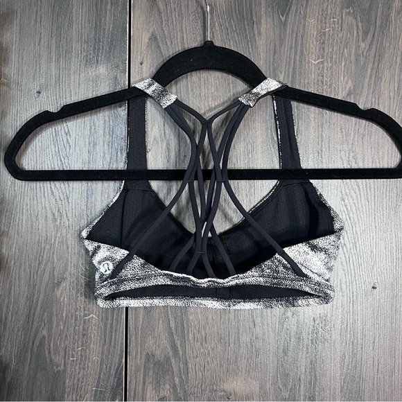 -💙2/$40💙 Lululemon Athletica Printed Strappy Sports Bra Size Small/2 - Picture 11 of 15